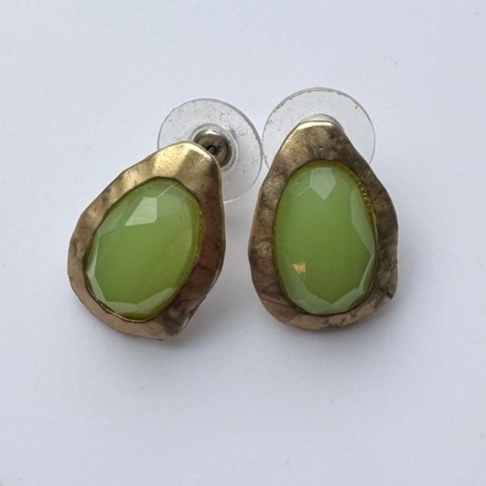 Vintage Thermoset Lucite Teardrop Earrings - Light Green Goldtone